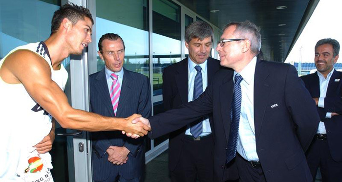 View Cristiano Ronaldo Greets FIFA Delegation in Valdebebas (31 August 2010) 