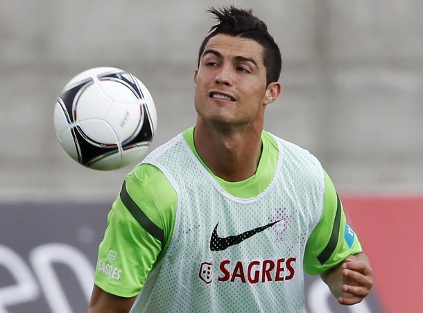 Portugal's Cristiano Ronaldo controls the ball during a training session at Obidos stadium Portugal's Cristiano Ronaldo controls the ball during a training session at Obidos stadium